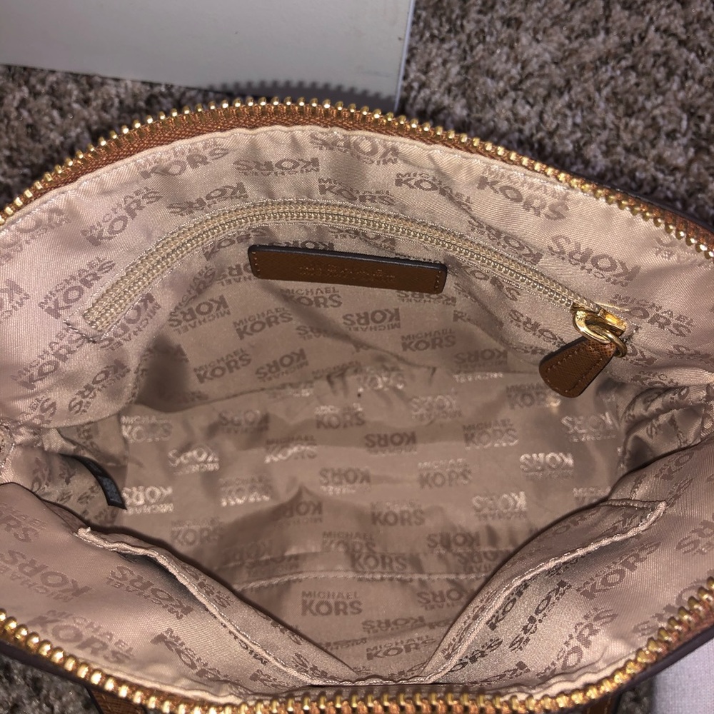 Michael Kors Cindy Brown Crossbody - Picture 7 of 9